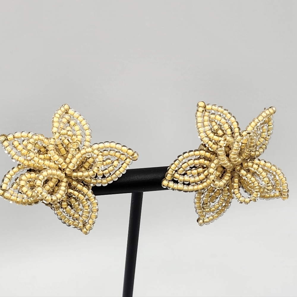 Marvela Japan Hand crafted beaded cream earrings clip ons.  Gorgeous!